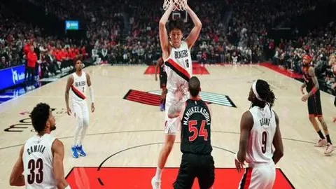 “英超精彩瞬间：努涅斯头球助攻，迪亚斯凌空爆射得分”